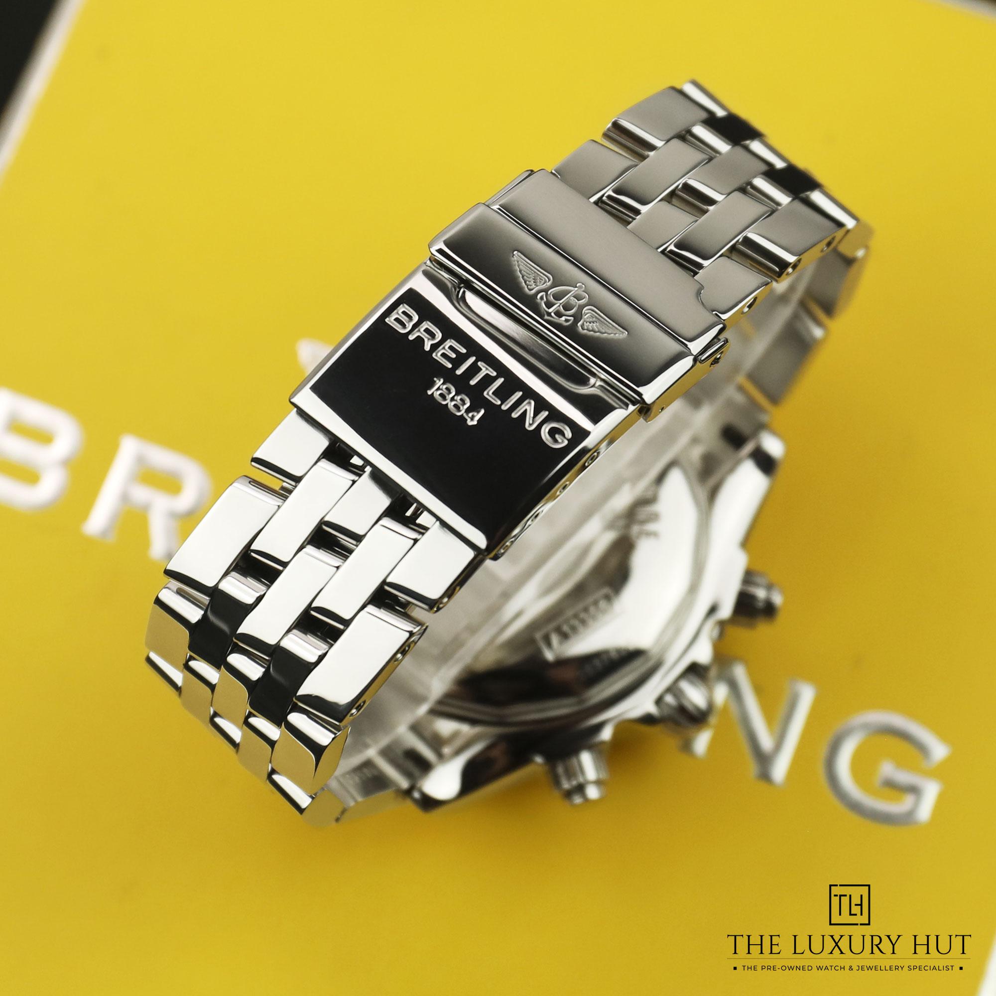 2024/07/Breitling_Chronomat_Steel_White_50961-d.jpg