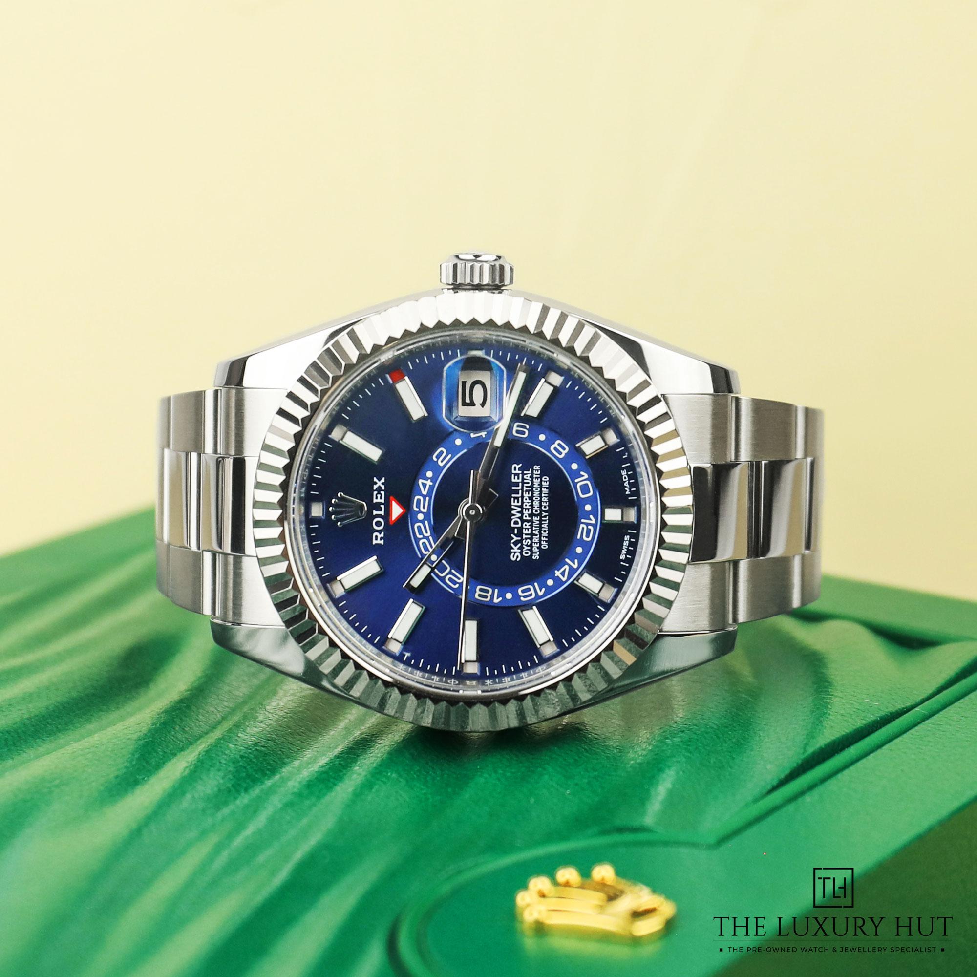 2024/08/Rolex_Sky-Dweller_Steel_42_Blue_Dial_LB317-c.jpg